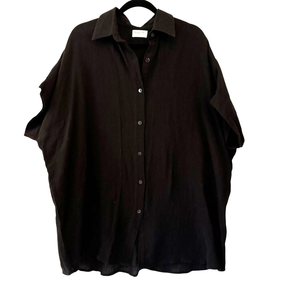 Gillia Oversized Black Button-Up Blouse